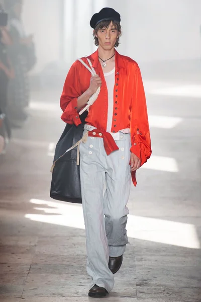 Look 30
